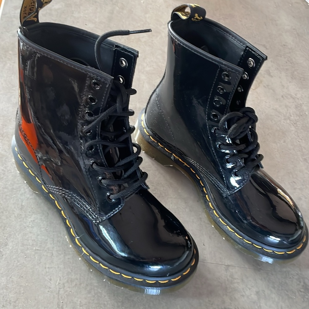 PATENT LEATHER Boots! HOT- Dr Martens. Rare to find in Patent Black